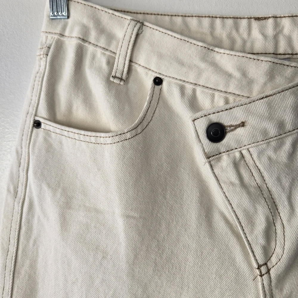 Future Collective Ivory White Overlap Mid Rise Tapered Leg Denim Jeans Size 6